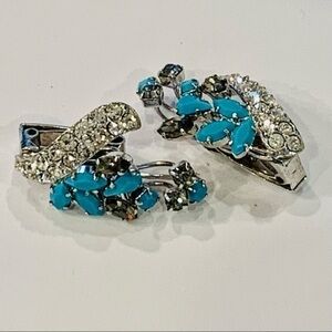 Clip on silver tone blue clear black rhinestone crystal flower elegant vintage